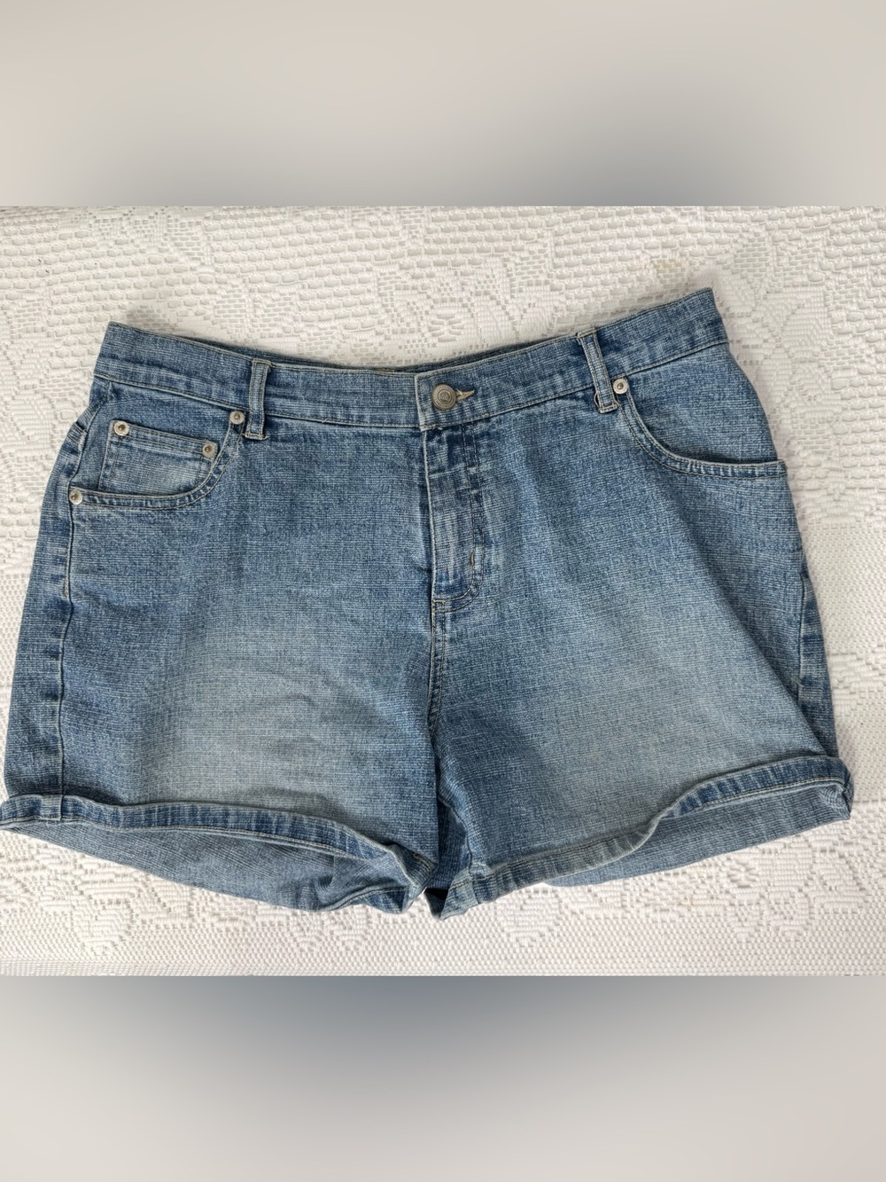 Mountain Lake Jean Co Stretch Denim Shorts Women Size 12 Mid Rise
